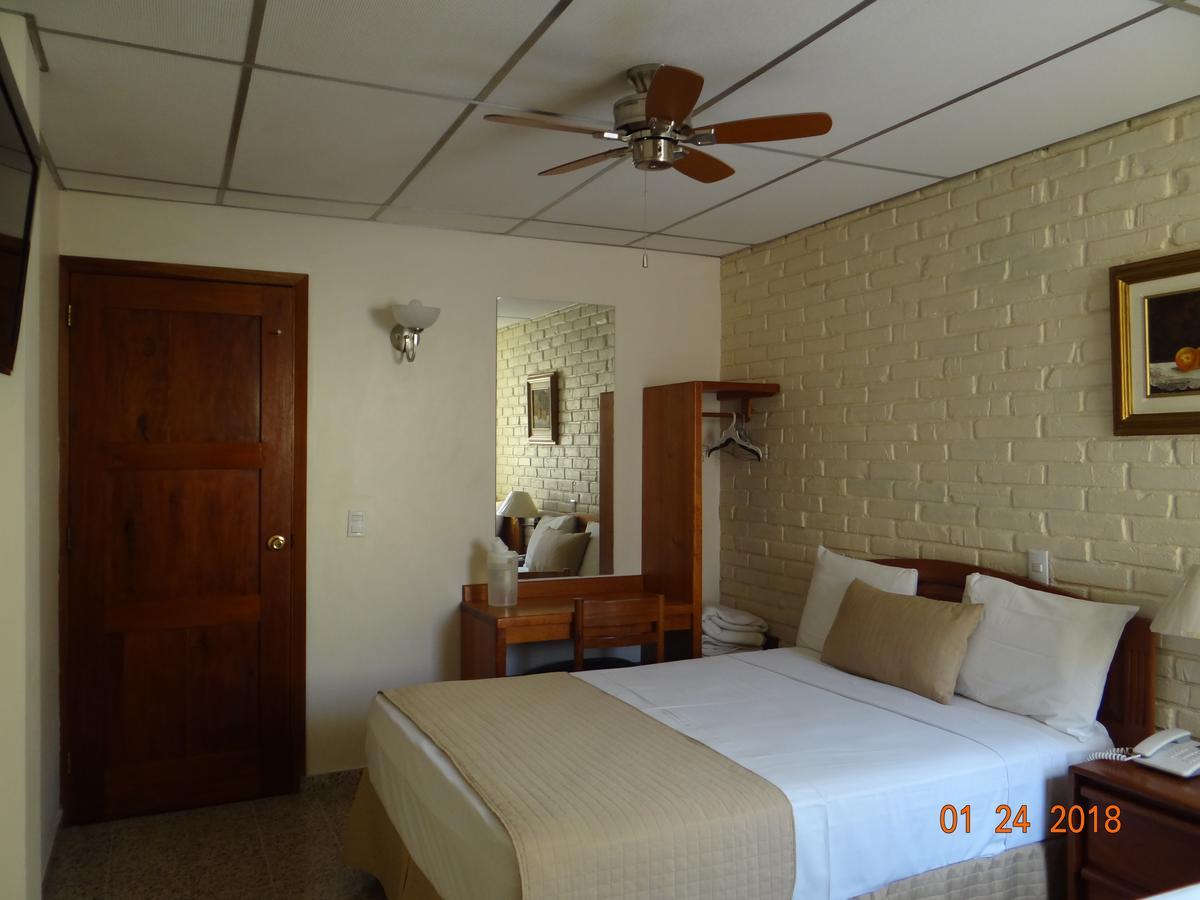 Hotel Mac Arthur เตกูซิกัลปา ภายนอก รูปภาพ
